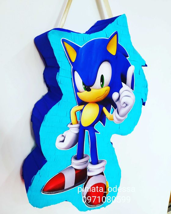Pinata Sonic piniata smile.