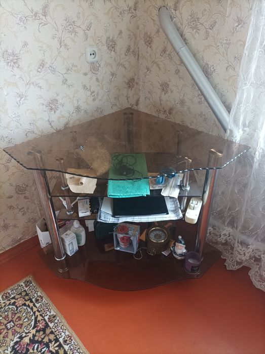 Продам стеклянную тумбу