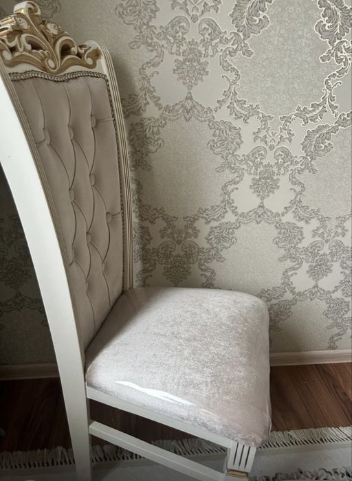 Продаю стулья для гостиной