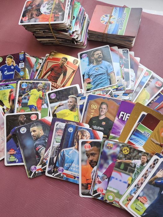 Продаю коллекцию футбольных карточек UEFA / FIFA / Euro 2024  срочно