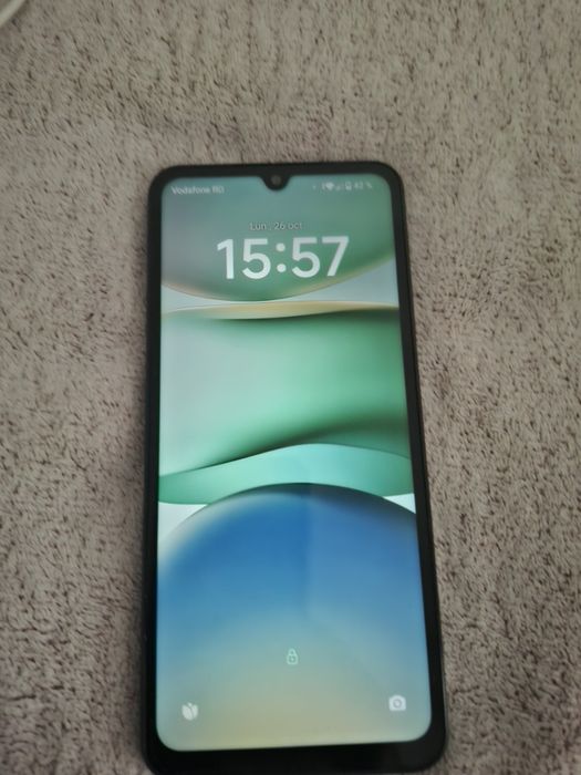 Vând telefon redmi A5 2025 august    fara defecte stare foarte bună se vinde cu husă,  baterie 2 zile