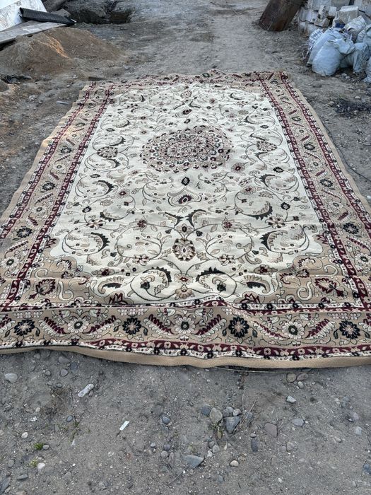 Палас отдам даром