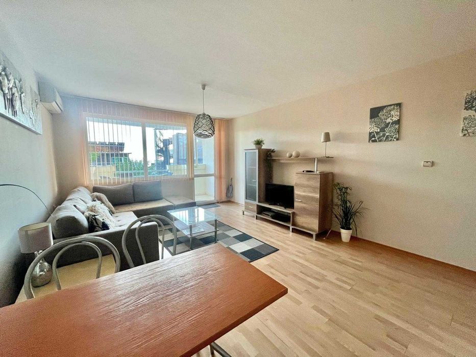 Предлагаме тристаен апартамент в Свети Влас с морска гледка!