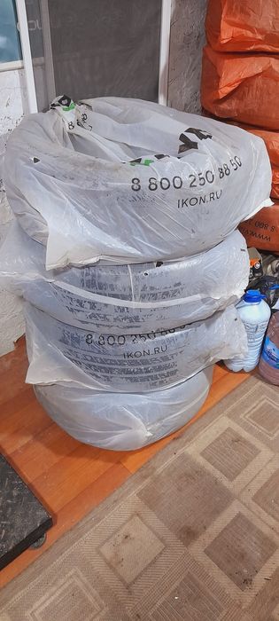 Колёса 234/55/18 комплект. Цена 45 тысяч.