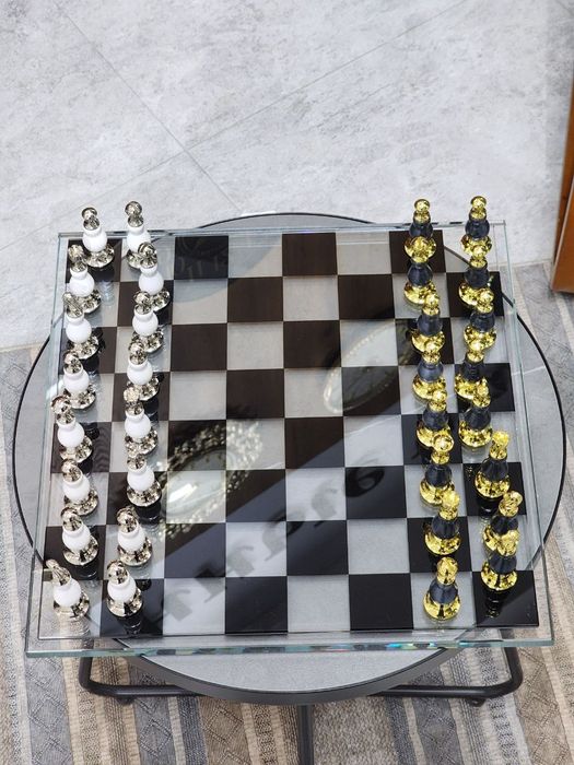 Элитные подарочные шахматы из Италии