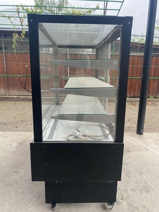 Холодильная ветрина