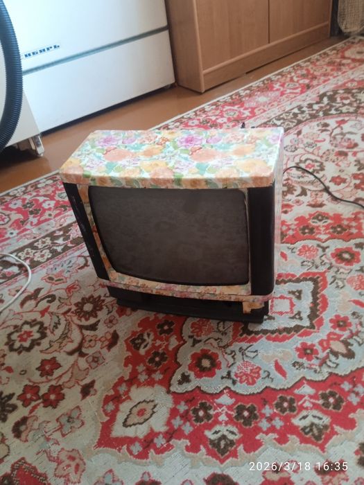 Телевизор маленький