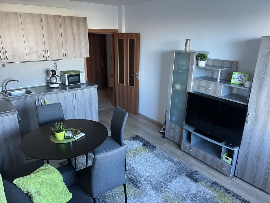 Дава се под наем Двустаен апартамент в Бургас, Възраждане - 55 кв.м за 408 € - Снимка #2