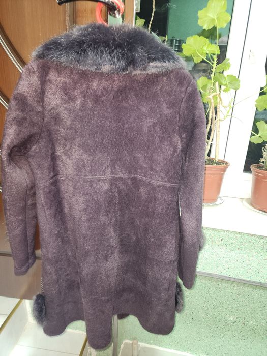 Утеплённые свитер. И Натуральная шуба тигровая. Воротник из лесы..