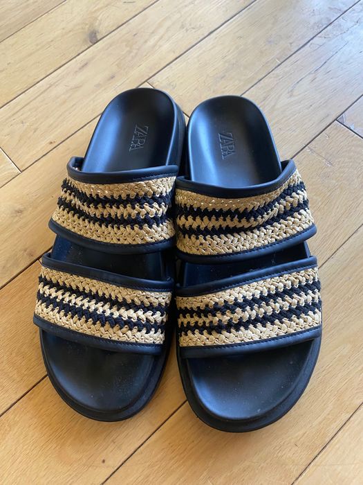 Мъжки чехли Zara