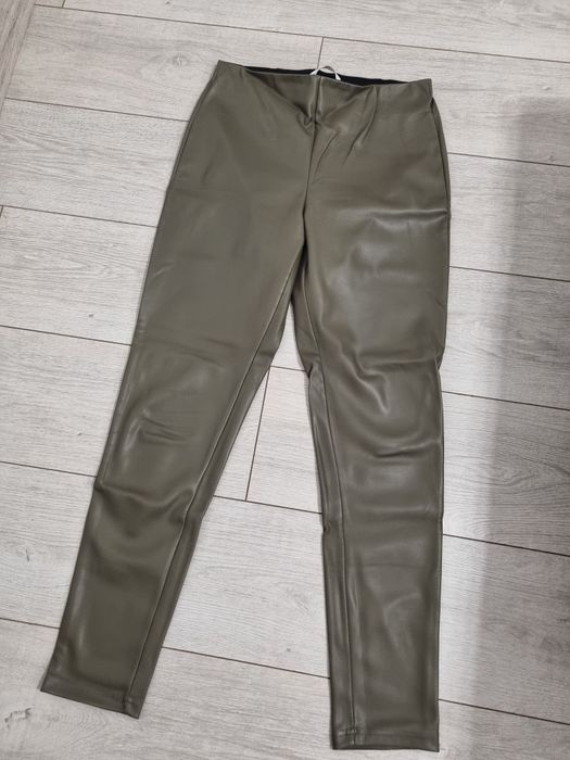Pantaloni/Leggings din imitatie de piele Mango