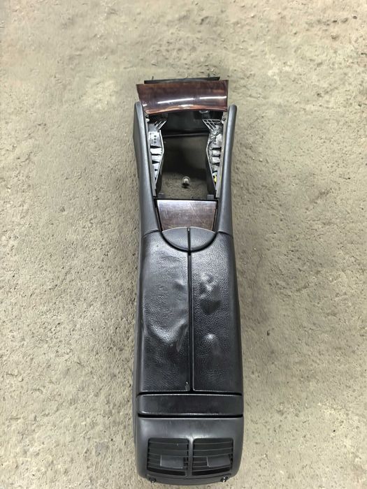 Подлокотник с пепельницей Мерседес 211