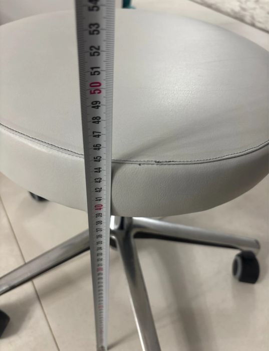 Scaun rotativ cosmetic sau medical -profesional caliate premium