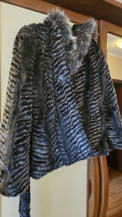 Дамско късо палто с косъм