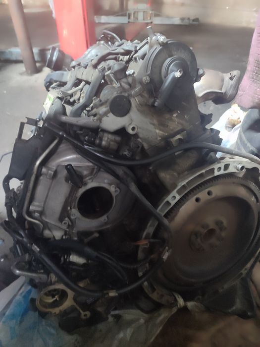 Двигатель мерс 211 на ходу