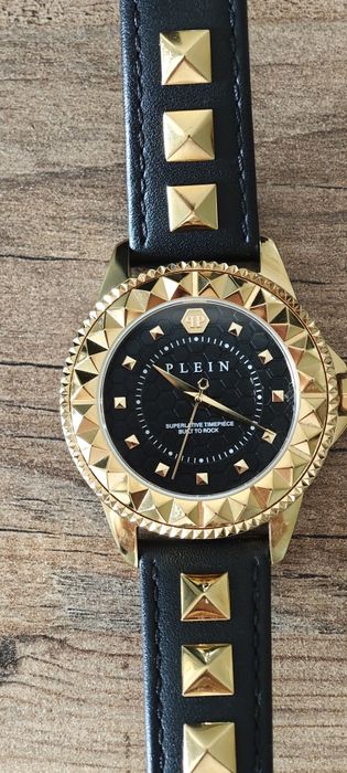 Дамски часовник Philipp Plein от колекцията Lady Rock модел PWPQA0224. Дамски часовник с модерен и впечатляващ дизайн.