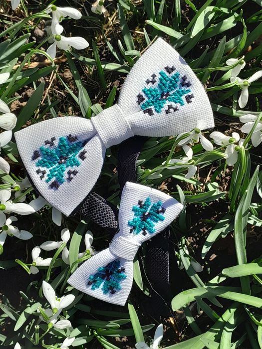 Papion traditional cusut manual pe etamina