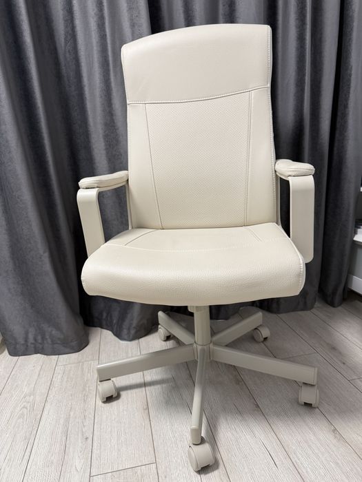 Scaun de birou crem/bej- stare impecabila