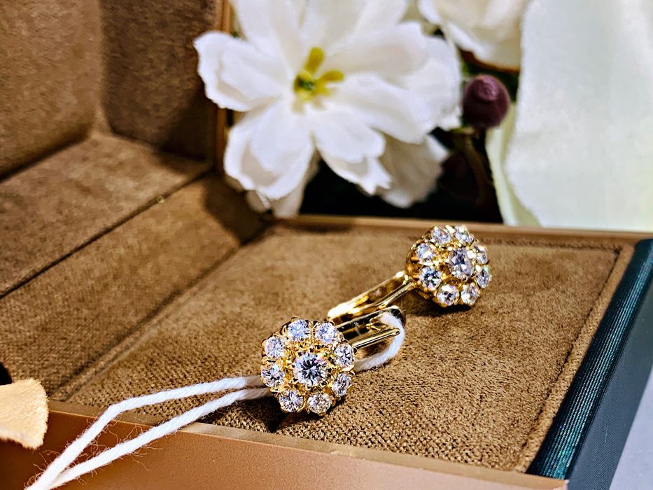 Культовые старозаводские золотые серьги Малинка с бриллиантами