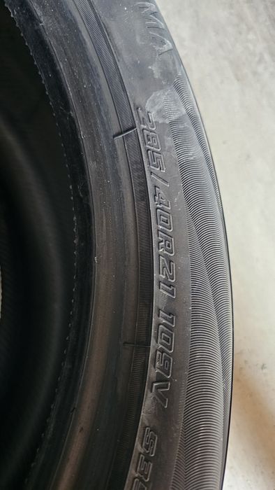 Продам резину Yokohama 285/40/21