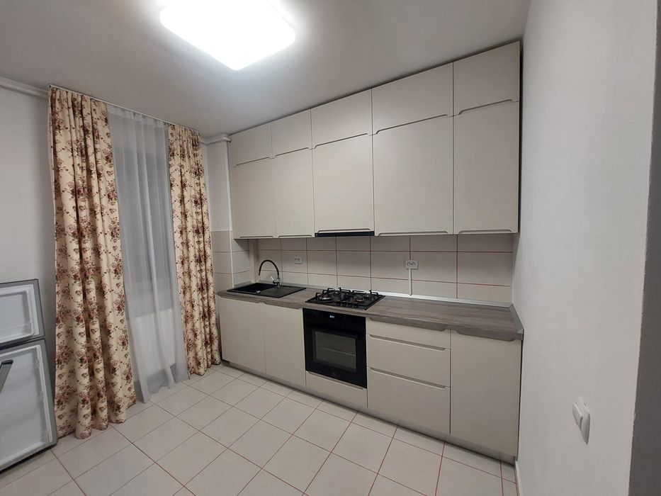 Apartament+două garaje de vanzare