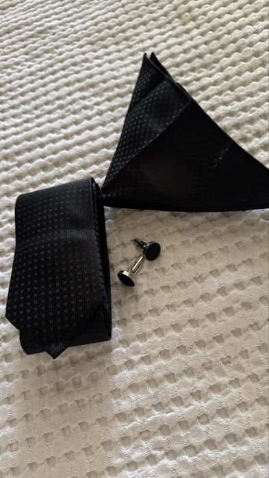 Комплект галстук 150 000 сум