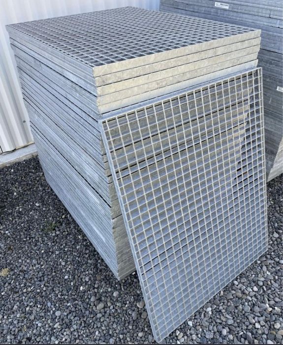 Trepte si gratare zincate