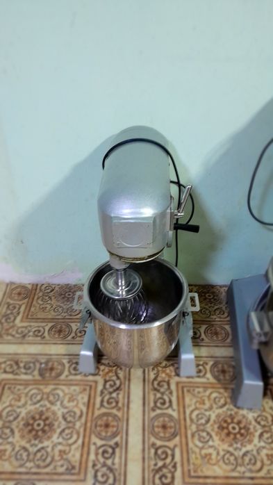 1 Duxovka svetlik:ikki patnoslik 2 mishalkalar 30litr va 10litrlik