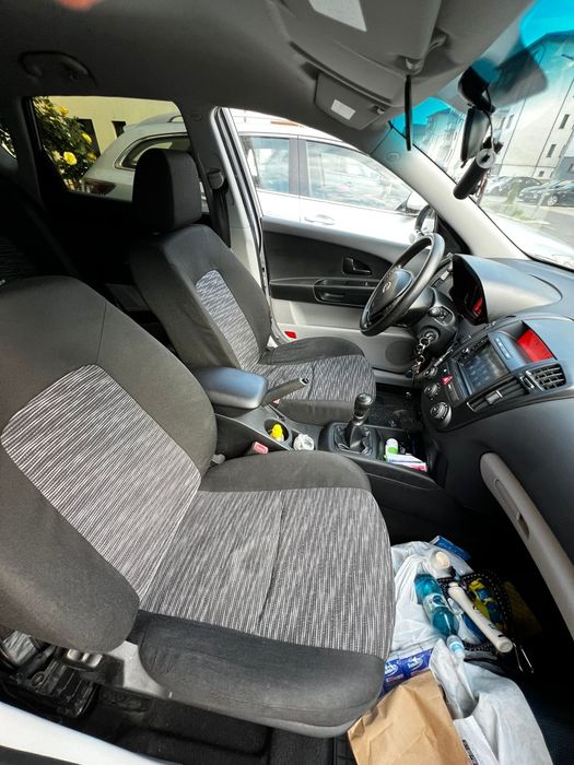Kia Ceed 2008 1.4 Benzina 109 CP• Consum Decent • Distributie Lanț • Ideală Oraș / Navetă • Ieftină de întreținut