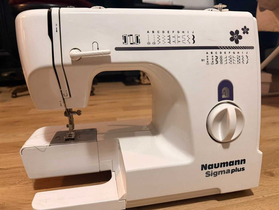 Mașină de cusut Naumann Sigma Plus 8380B, ca nouă, 20 de cusături