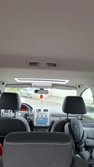 Volkswagen Touran 2.0TDI DSG / Trapa