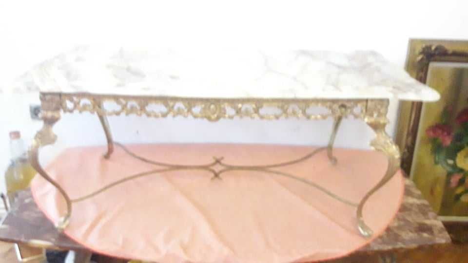 Masa din bronz cu blat de onix