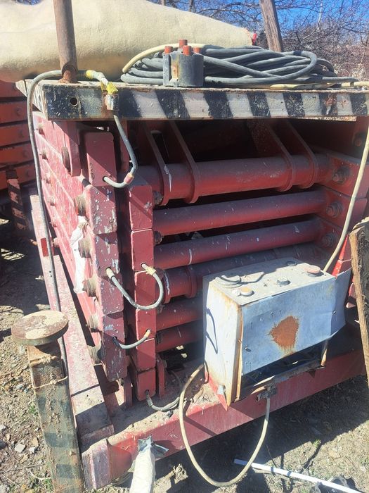 Подъемник ножничный