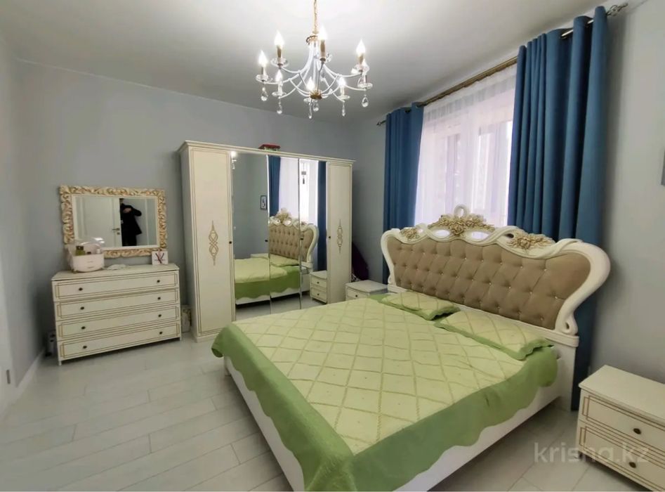 Продам спальный гарнитур