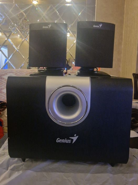 GENIUS савбуфер и две колонки