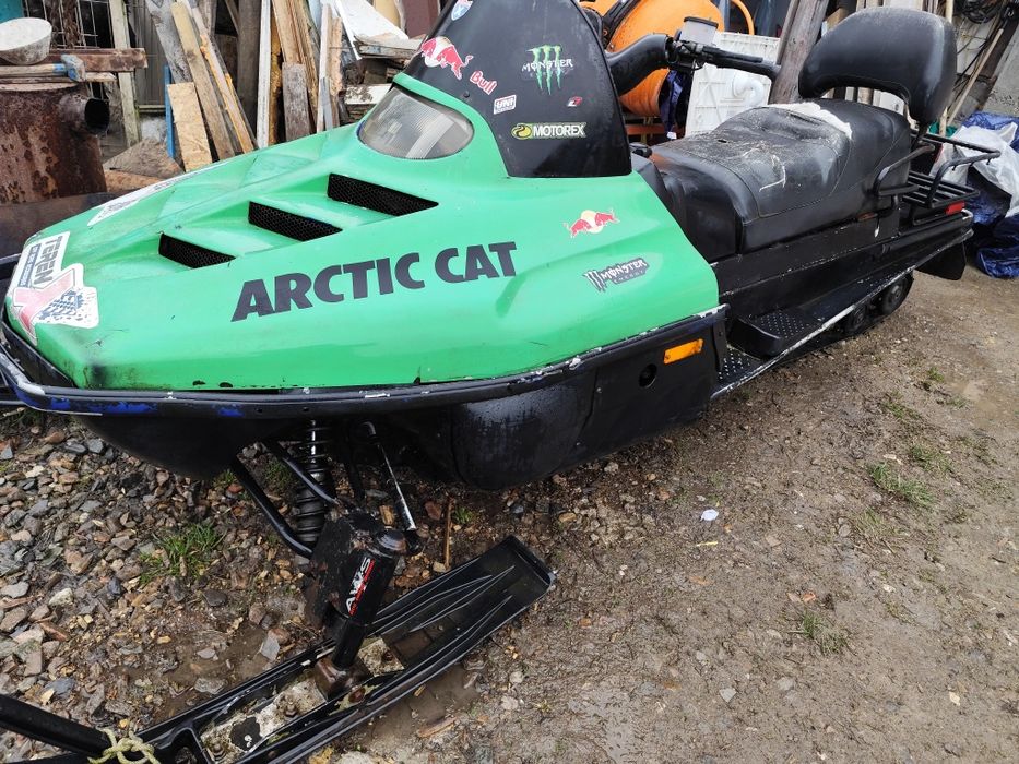 Snowmobil ARCTIC CAT bear cat wide trak