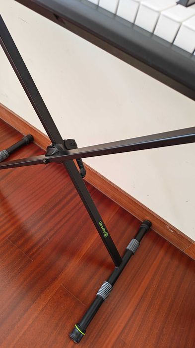 Yamaha Piaggero NP-12 + STATIV ca nou