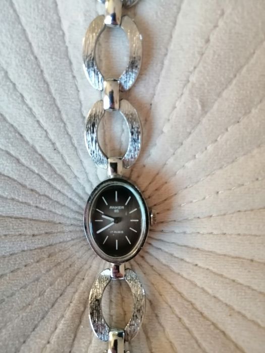 Дамски часовници.