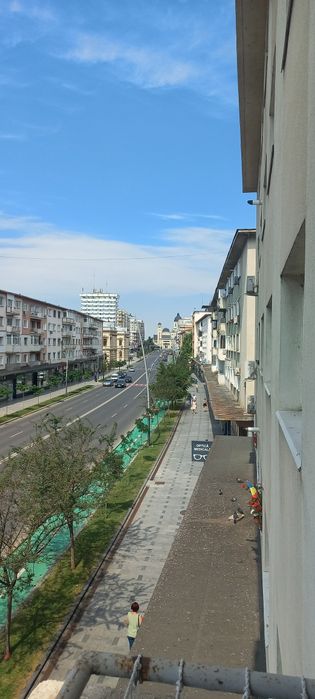 Vând apartament ultracentral Bacău - Etaj 2, Suprafața 56 mp, Bloc cărămidă, Izolat termic exterior, Tâmplărie PVC, Consolidat și reabilitat seismic — fotografia 2