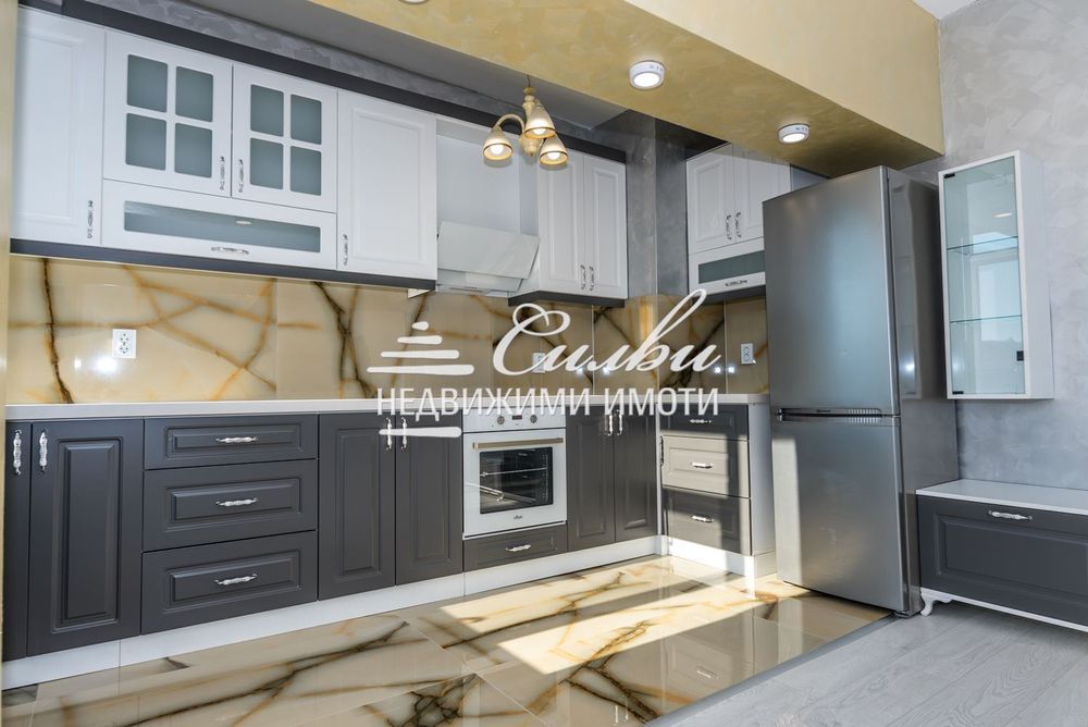 Дава се под наем Тристаен апартамент в Шумен, Военно училище - 80 кв.м за 433.5 € - Снимка #2