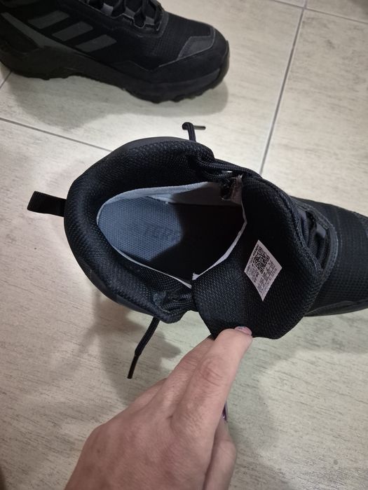 ОБУВКИ номер 40 1\2 от серията Adidas Terrex, носени са броени пъти.