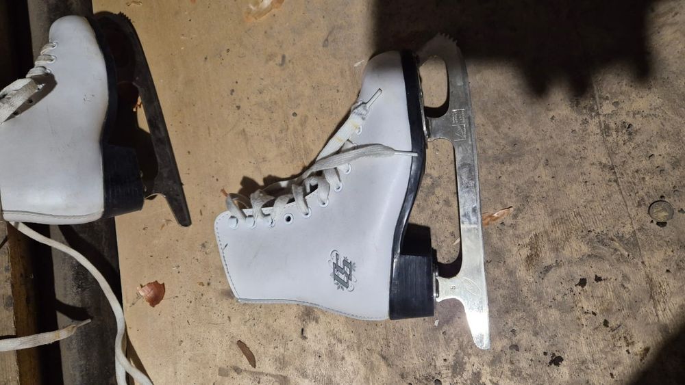 Коньки для девочки 31 р-р