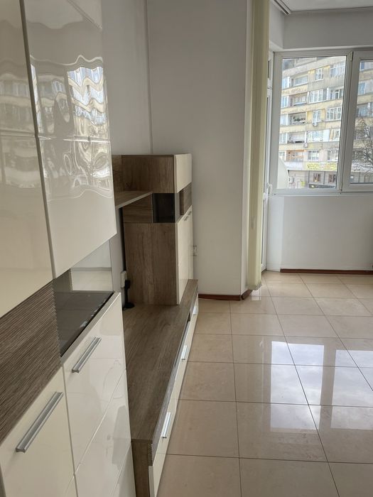 Продава се Тристаен апартамент в Перник, Център - 100 кв.м за 1400 €/кв.м - Снимка #3