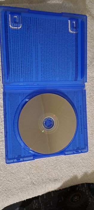 Продавам игра mortal combatX