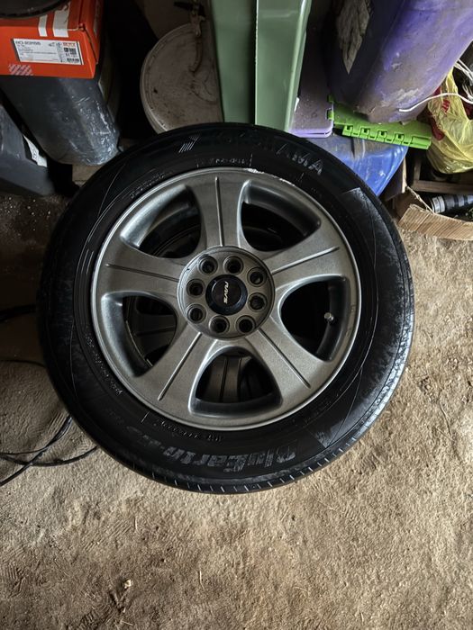 Продам комплект дисков с шинами R15