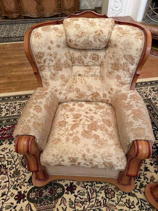 Кресло диван в идеальном состоянии