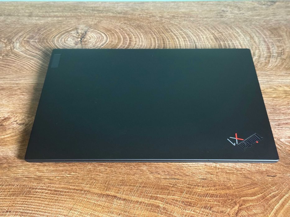 Лаптоп Lenovo Thinkpad X1 Carbon Gen 9 i5-1135G7/16GB/256-512GB SSD/14" WUXGA 16:10