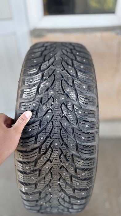 продается комплект шины с дисками 235/60 R18