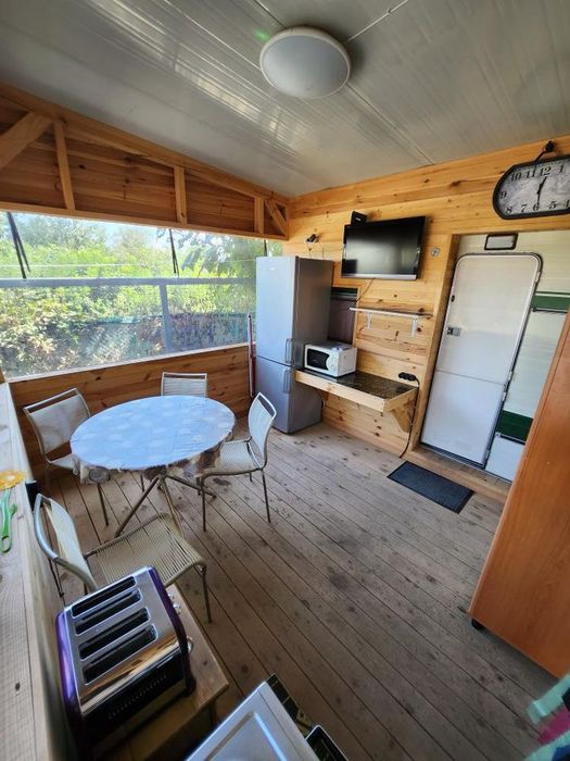 Продавам Каравана с престройка Веранда ПЛАТЕН НАЕМ ЗА 2026г.