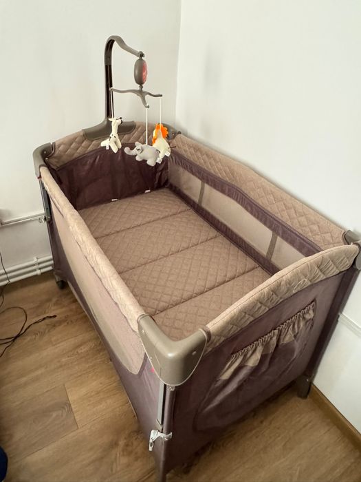 Patut copii / bebe kraft cu accesorii aproape nou